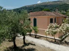 Doris Oleander Cottage - Serene Village Escape