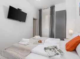 Delta Room