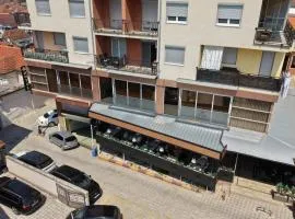 Gold City Hotel by Erebara