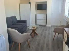 Rural County Sligo Studio Sleeps 2 with Parking