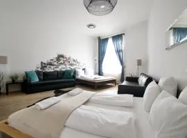 Premium Apartment by Hi5- 3 Bdr with amazing view