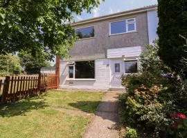 24 Cefn Court