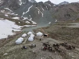 Ala-Kul yurts, Askat camp
