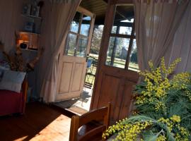 Gite foret landaise, hotel in Sainte-Eulalie-en-Born