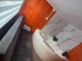 Dyl Tiny House con Jacuzzi