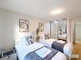 Elegant 2-Bedroom Apartment with River Views