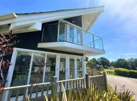 Trewhiddle Retreat V30 by Together Travel - Luxury 4-Bedroom Villa