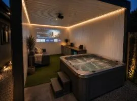 The Lodge-private indoor hot tub Garvagh retreats