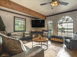 Private Hot Tub & Dock: Lakefront Grove Retreat!