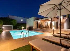 Villa Elysia Argaka - Seaview Bungalow Villa with Private Pool, Garden, Panoramic Roof Terrace and 3-Min Walk to Sea