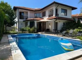 Villa LUNA