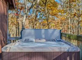 Woods Song -- Hot Tub - Pet Friendly - Wifi - King Bed - Woods Resort - Golf Nearby - Pool Pass - Spa - Grill - Fireplace