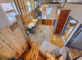 Sweet Lancaster Apt. A