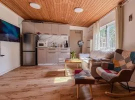 Bright 2 Bedroom, Private Garden