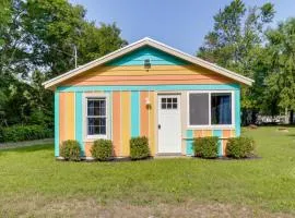 Fire Pit, Gas Grill! Bright Cottage By Devils Lake