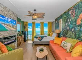 Beautifully Renovated Bamboo Beachfront Bungalow - Yachtsman 502