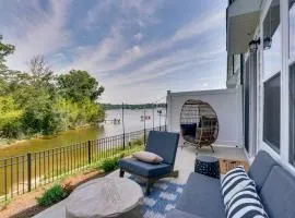 Dock Access! 'Hook & Heron Lakefront Getaway'