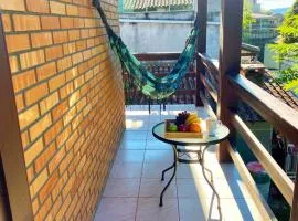 Apartamento 4 Centro de Bombinhas - Com café da manha