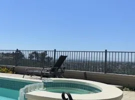Deluxe king with pool