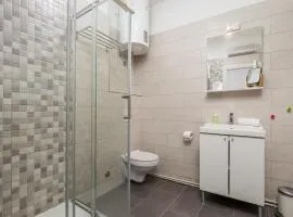 Delta Room 2