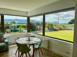 Superb large 5 bedroom home, 6 beds, sleeps 10-11 guest, with lovely mountain views
