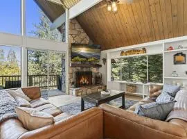 Luxe Mountain Retreat Lake Village Close Game Room AC Backs up to trails