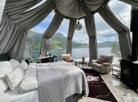 Lofoten Glamping Dome
