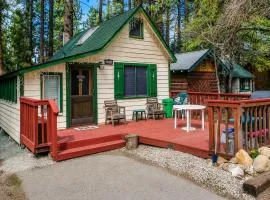 Hiner Haven - Cozy cabin near ski slopes and Alpine Zoo