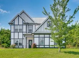 Family-Friendly Newnan Home w/ Patio & Yard
