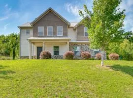 Near Parks, Dining & Shopping! Newnan Family Home