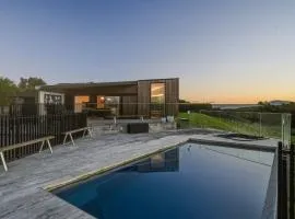 Slice of Paradise - Swimming Pool Spa Pool & Country Views