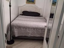 Two quiet smoke-free rooms for 4