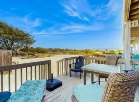 Spacious Condo with full kitchen shared pool and beach access