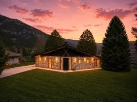 Luxury Big Sky Golf Course Retreat with Hot Tub