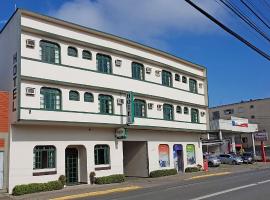 Hotel Bavarium, hotel di Joinville