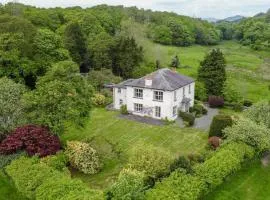 5 Bed in Hawkshead oc-lr047