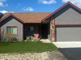 Latiude Adjustment-Modern Home with AC near Tamarack Resort Mtn Views Beach Access Pet Friendly