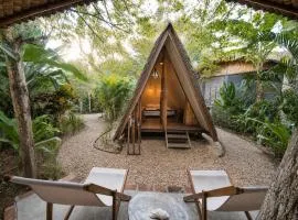 Basabasi Island Lodge