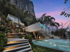 BYMA Valley Hideaway Resort Yangshuo·Ten-Mile Gallery · Yulong River·Double-Level Cliffside Infinity Pools · Private Luxury Villas ·Panoramic Floor-to-Ceiling Café & Dining, hotel em Yangshuo