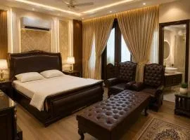 Palm Continental Hotel Jhang