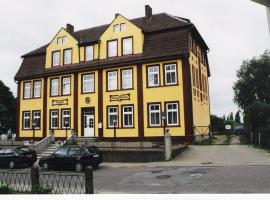Hotel Gesellschaftshaus, hotel u gradu 'Bergen auf Rügen'