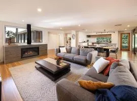Stylish East Albury Retreat-Walk to CBD & Hospital