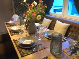Holiday Home Thesaurum - Four Bedroom Holiday Home with Swimming Pool