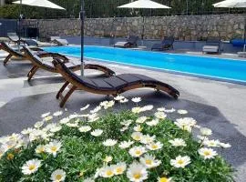 Cozy Apartment In Opric With Outdoor Swimming Pool