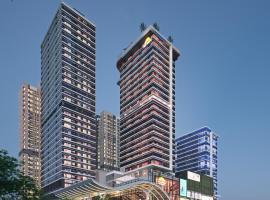 The Trans Luxury Hotel Surabaya, hotel in Surabaya
