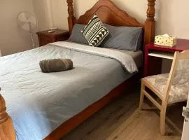 Bright Spacious Room near Perth Airport Room 1
