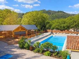 Camping Hôtel Maui, hôtel à Tournon-sur-Rhône