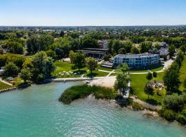 Hotel Azur Premium, отель в Шиофоке