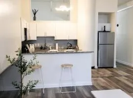 #2 Downtown Free Parking- Walk to Gainbridge, Lucas Oil, Conv Cntr
