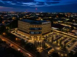 Royalbirds Hotel & Towers